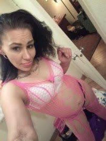Dezzi, 29  female escort, Minneapolis