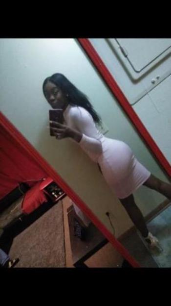  952-206-8619, 24  female escort, Minneapolis