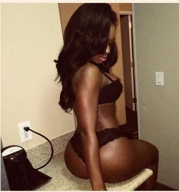 Miaaa, 23  female escort, Minneapolis