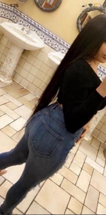 Elissa, 23  female escort, Minneapolis
