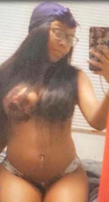 Rach, 21  female escort, Minneapolis