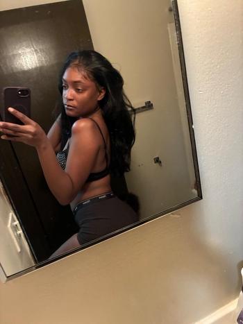 Cherry, 26  female escort, Minneapolis