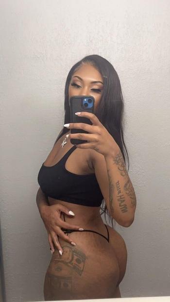 Chyna, 25  female escort, Minneapolis