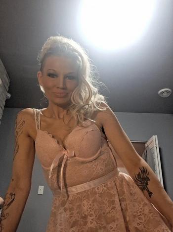 Luciouslicks, 39  female escort, Minneapolis