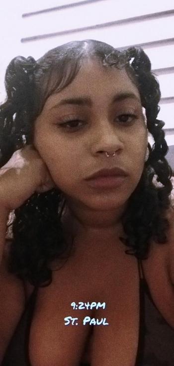 Nene, 25  female escort, Minneapolis