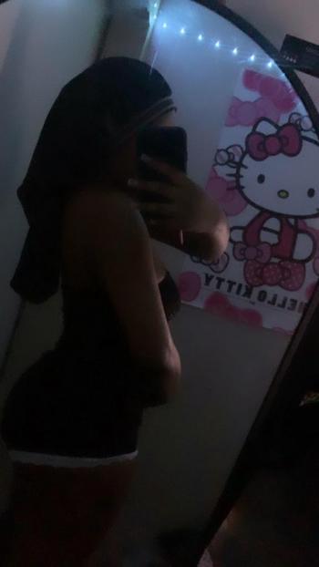loni, 21  female escort, Minneapolis